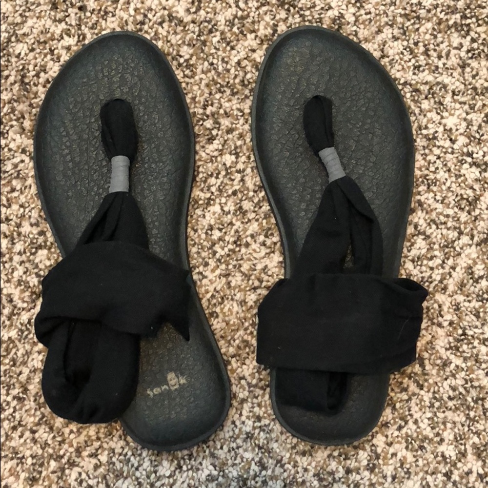 Black Sanuks
